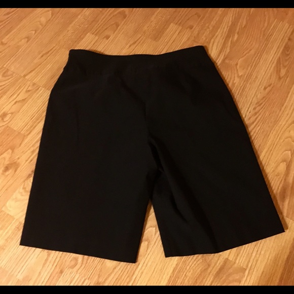 Ladies Attyre black knit shorts sz 12 - Picture 6 of 7
